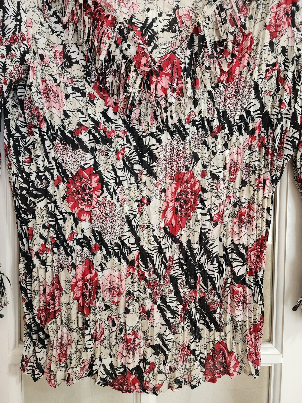 Agora XL Accordion Pleated Boho Floral Fringe Peasant Blouse - Picture 6 of 11